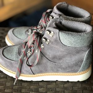 Fashion hiking boots